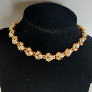 Pearl choker necklace